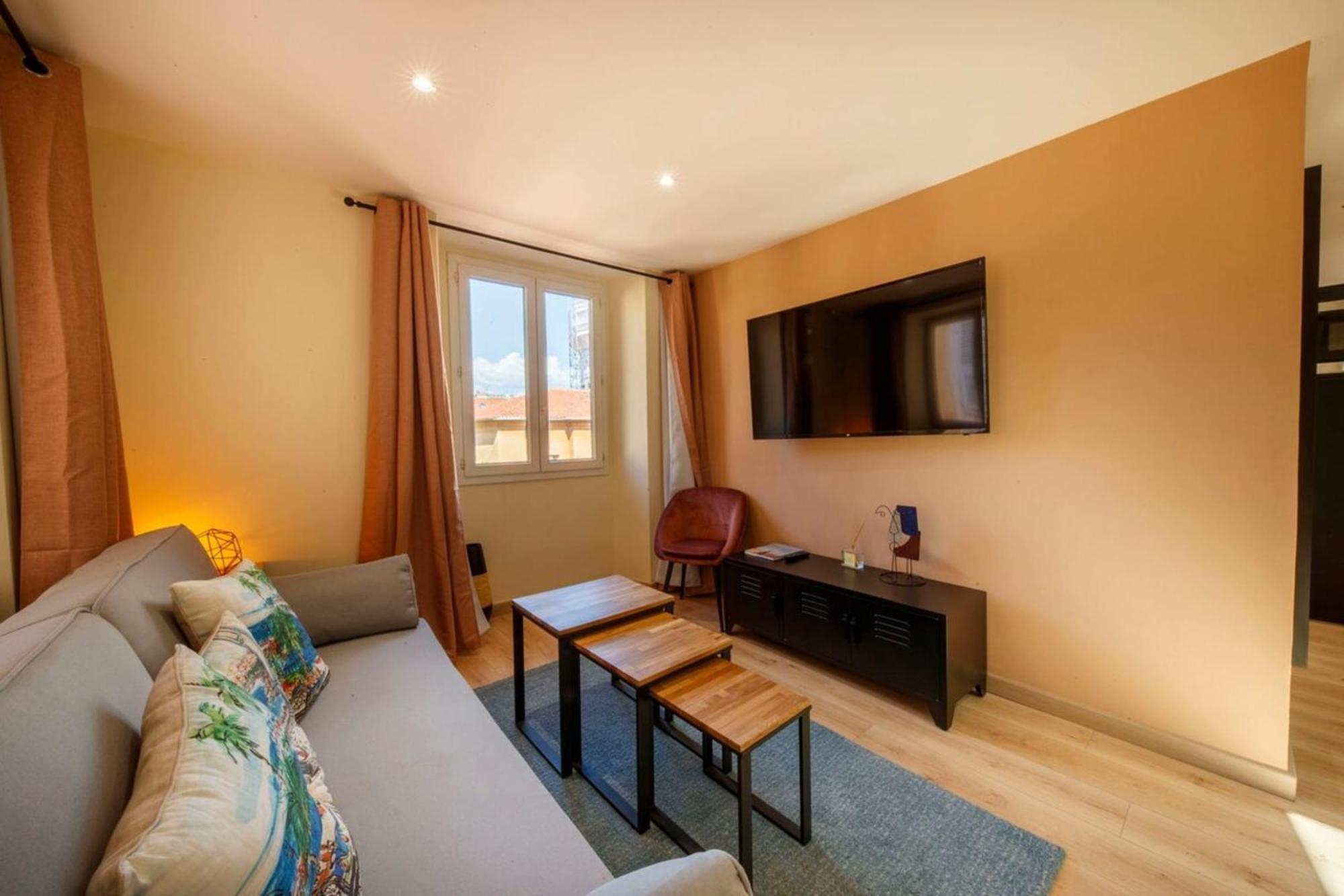 06A2 - Heart Of Old Nice Beautiful Renovated Apartment 외부 사진